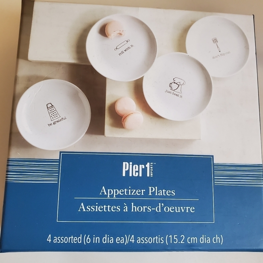 Pier 1  APPETIZER PLATES SET OF 4 NWT. 6IN.
